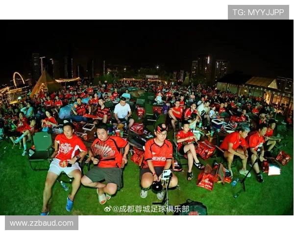 南京足球队状态引发热议球迷对球队表现的不同看法与期待